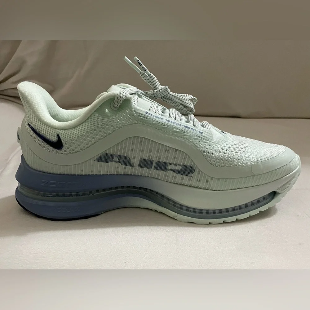 Nike Pegasus Premium Sneakers Barely Green and Blue Void 9.5 Women’s 8 Men’s